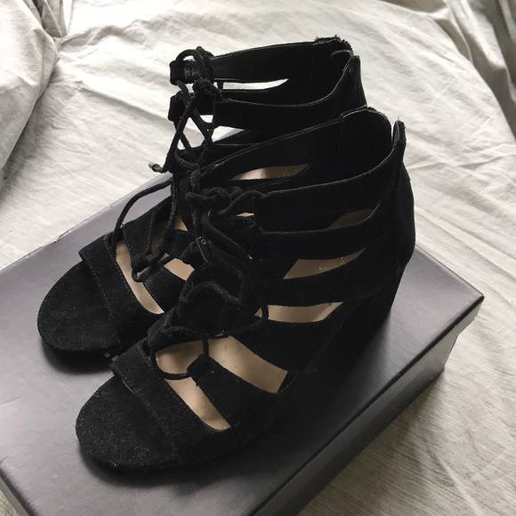 Lord + Taylor black heel sandals - Picture 1 of 4